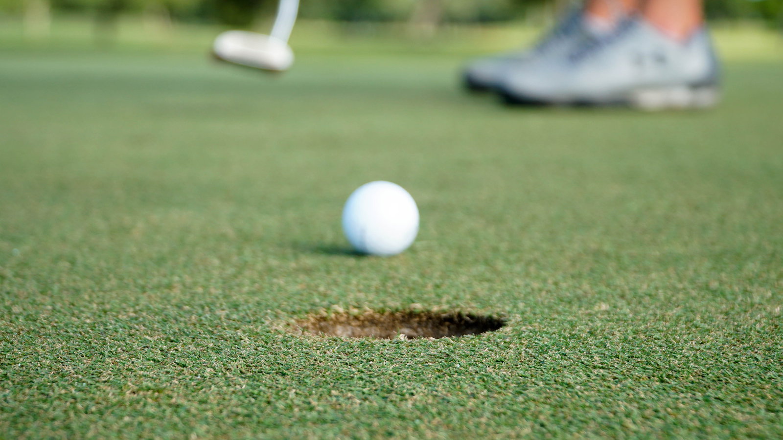 Golfer ties the lowest round of golf ever recorded
